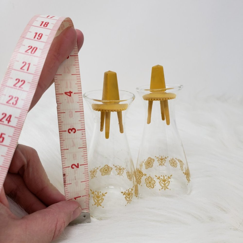 Vintage Pyrex Hourglass Salt And Pepper Shaker Set - Picture 3 of 8